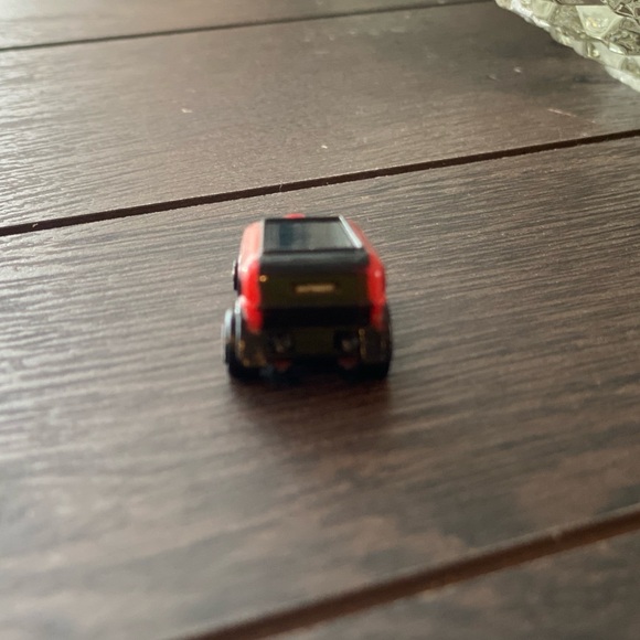 Vintage Micro Machines Ford ‘32 Chopped Custom Insides w/mini Black & Red 1989 - Picture 7 of 11